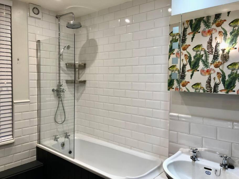 The Pirate'S Palace, Whitby - Elegant, Comfy, Fun מראה חיצוני תמונה
